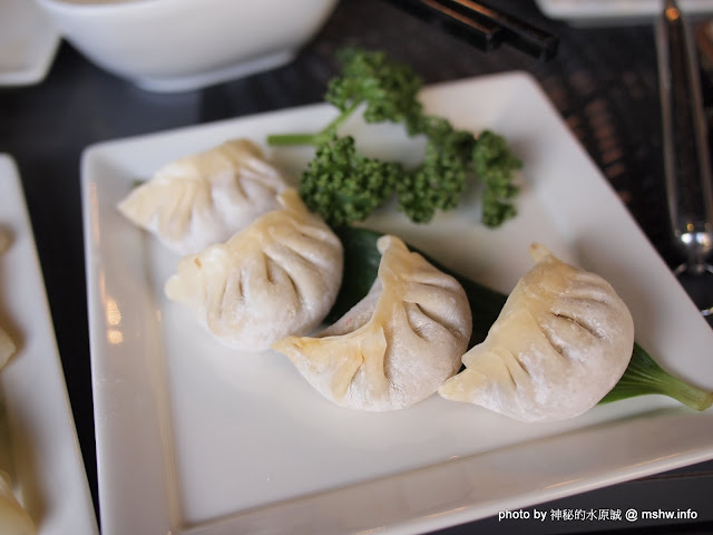 食材品質不一,湯頭特殊的養生鍋! 吃完菊花還會有灼熱感..Orz ~ 台中西區"紅湯麻辣火鍋 Hometown Hotpot" 中式 區域 台中市 晚餐 火鍋/鍋物 西區 豆腐 飲食/食記/吃吃喝喝 鴨血 麻辣 