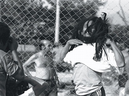 [Bob_Marley_camisa_do_santos5.jpg]