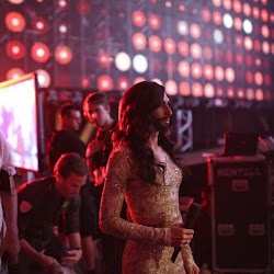 She's The One (photo : eurovision.tv) TH00027.jpg