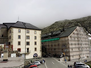 Hospice au Col du Grand-St-Bernard Hospice au Col du Grand-St-Bernard