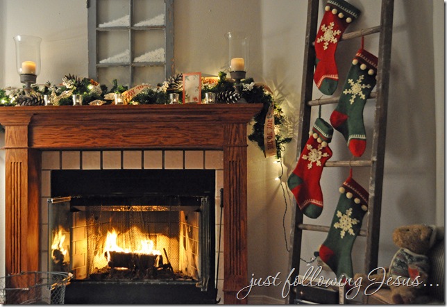 Just following Jesus in my real life...: Christmas Mantel…