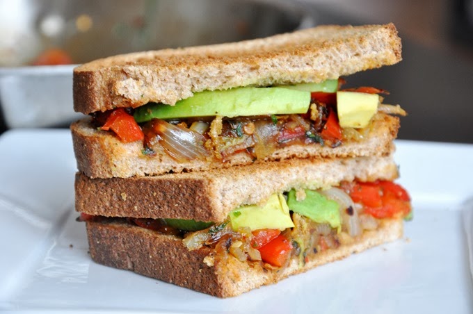 [avocado%2520%252B%2520caramelized%2520red%2520pepper%2520%2526%2520onion%2520sandwich%2520101%255B3%255D.jpg]