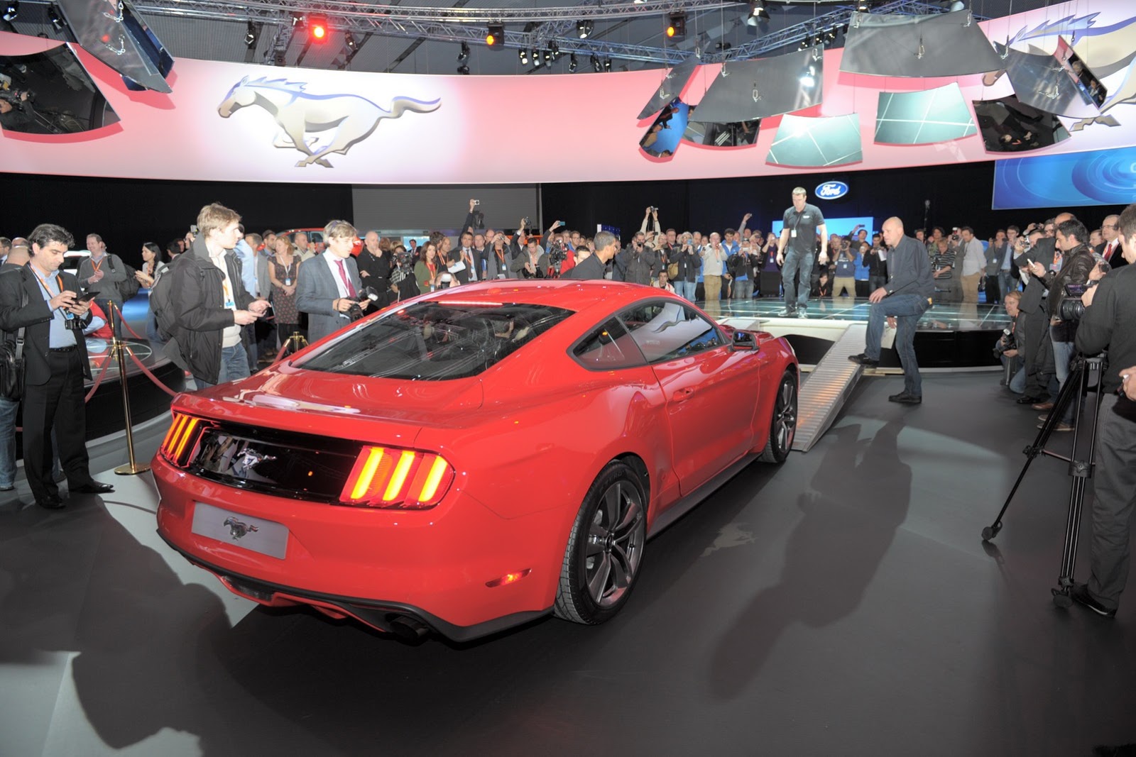 [2015-Ford-Mustang-Live-101%255B2%255D.jpg]
