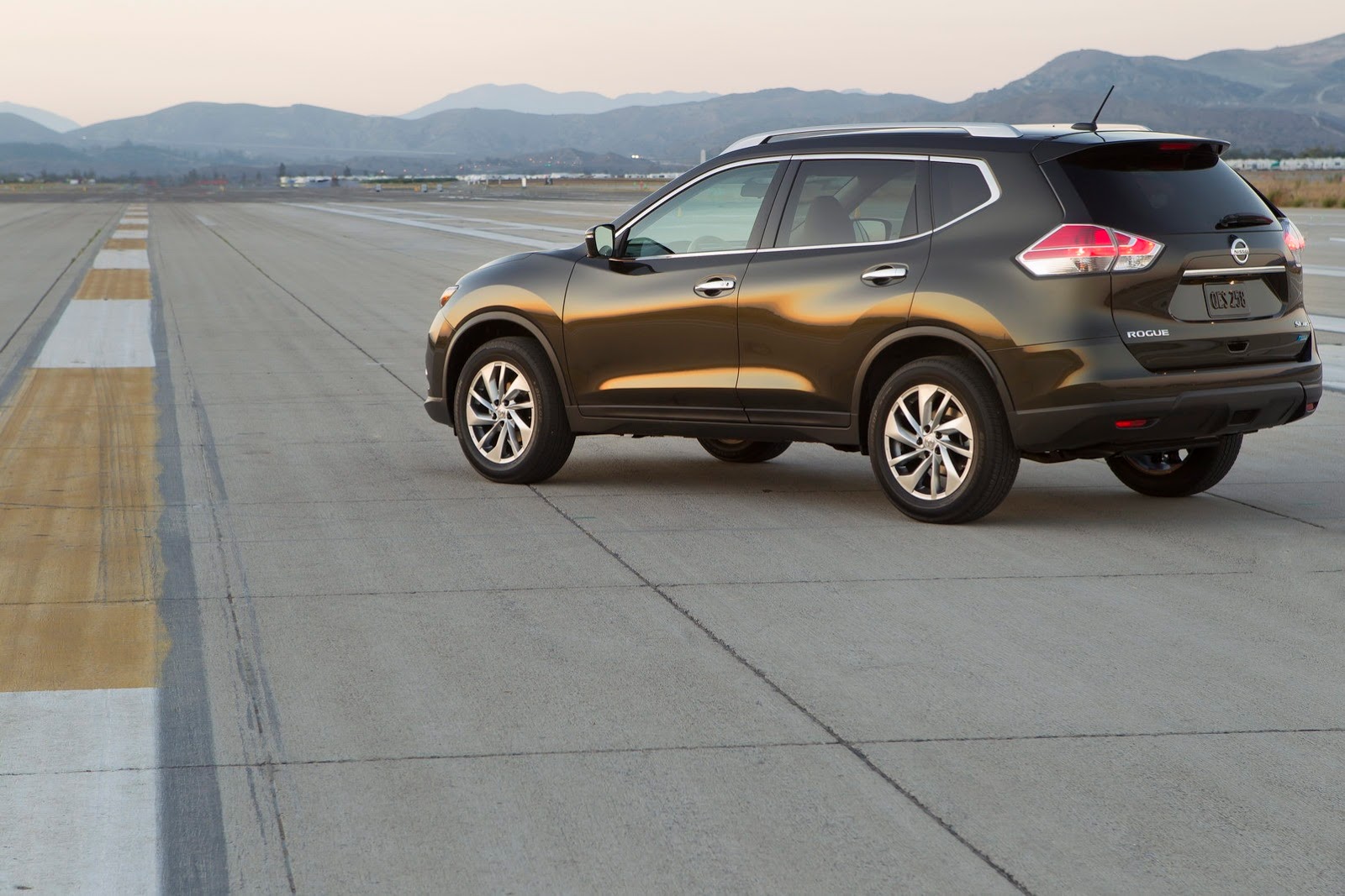 [2014-Nissan-Rogue-CUV-21%255B2%255D.jpg]