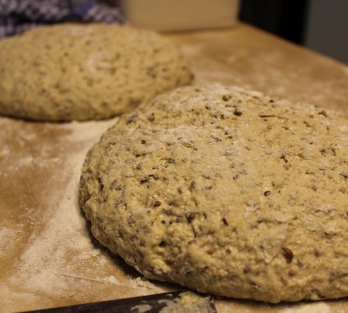 seeded-semolina-spelt-loaf_126 seeded-semolina-spelt-loaf_126