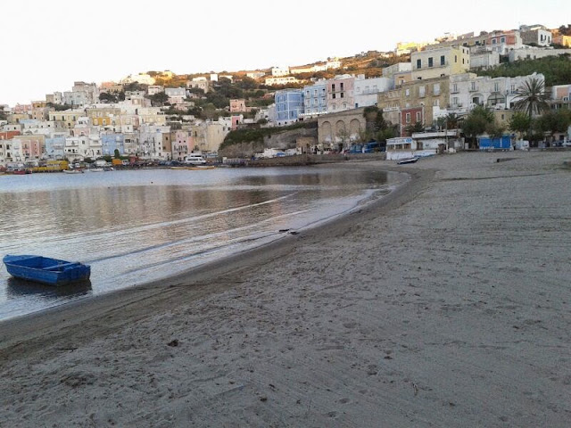 La Spiaggia di S. Antonio a Ponza Foto Elena Di Giacomo ponza