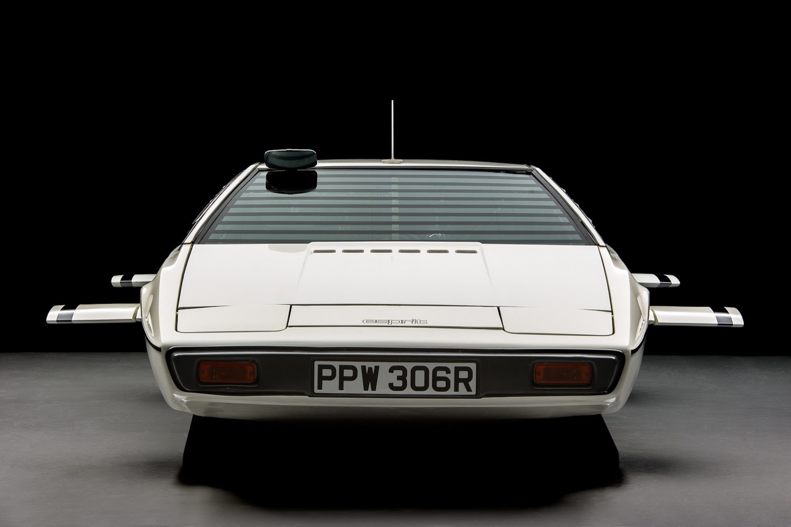 [Elon-Musk-Bond-Esprit-9%255B5%255D.jpg]