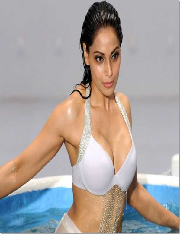 bipasa basu hot (9)