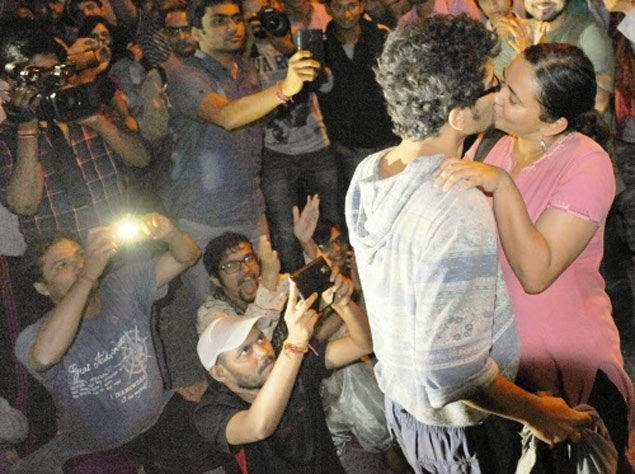 'Kiss of Love' campaign in JNU: Few lock lips, but many give tongue-lashing to PM

