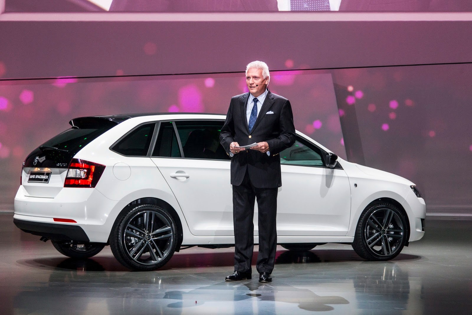[2014-Skoda-Rapid-Sportback-29%255B2%255D.jpg]