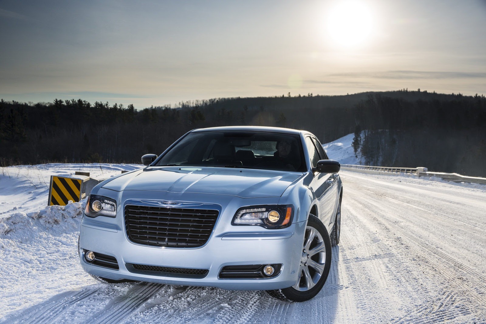 [2013-Chrysler-300-Glacier-9%255B2%255D.jpg]