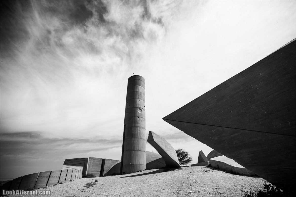 Мемориал бригаде Негев | Monument to the Negev Brigade | אנדרטת חטיבת הנגב | LookAtIsrael.com - Фото путешествия по Израилю