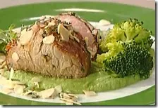 Filetto di maialino alle mandorle con crema di broccoli