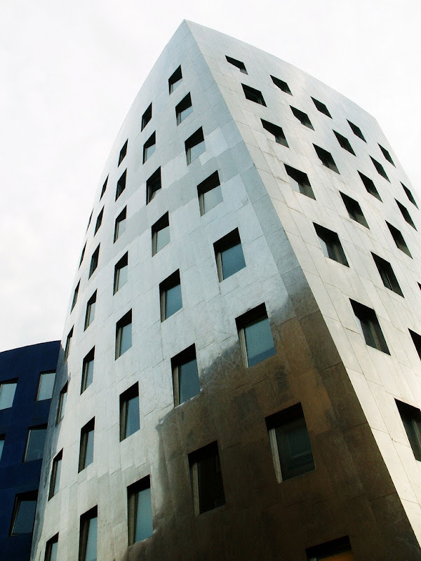 gehry-tower-1 gehry-tower-1