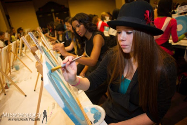 miss_universe_2012_Charity_11.jpg