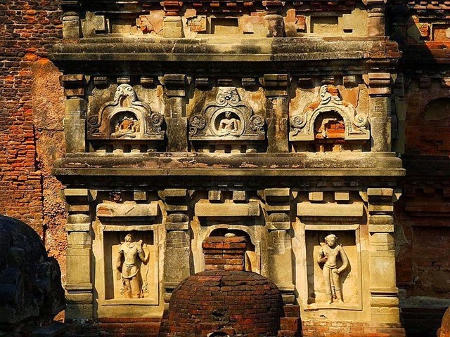 [Nalanda_-_017_Images_on_Tower_%25289253715372%2529%255B3%255D.jpg]