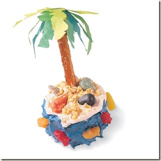 desert-island-cupcake-recipe-photo-420-0396-FF03100X