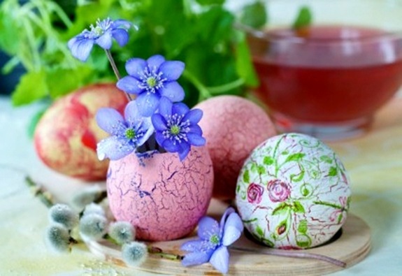 Easter eggs and tea