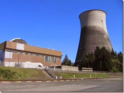 IMG_1797 Trojan Nuclear Power Plant Turbine Building & Cooling Tower on April 22, 2006