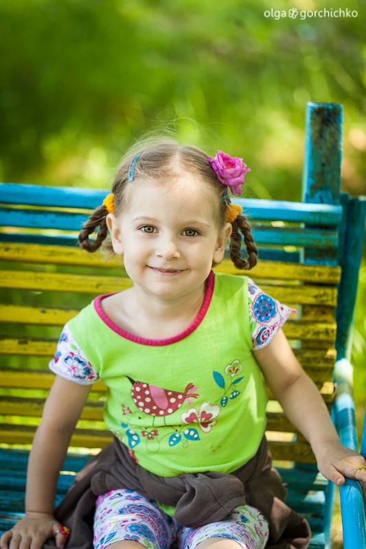 Летние фотографии Машеньки на даче_10