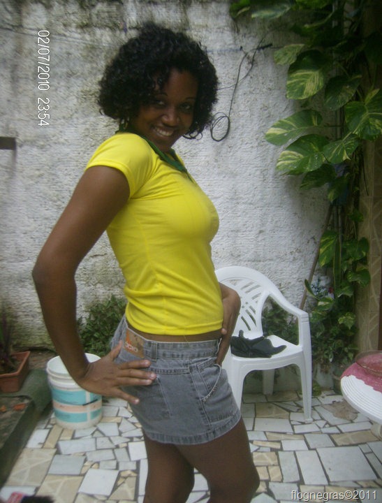 [lindanegra%2520%25289%2529%255B5%255D.jpg]
