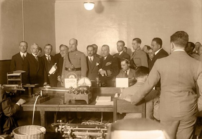 [1927-Inaugurao-dos-servios-radio-tel.jpg]