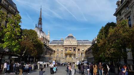 Obiective turistice Paris:  Tribunalul si St. Chapelle