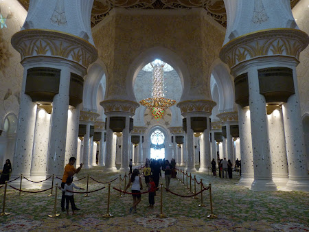 Obiective turistice Abu Dhabi: interior moschee