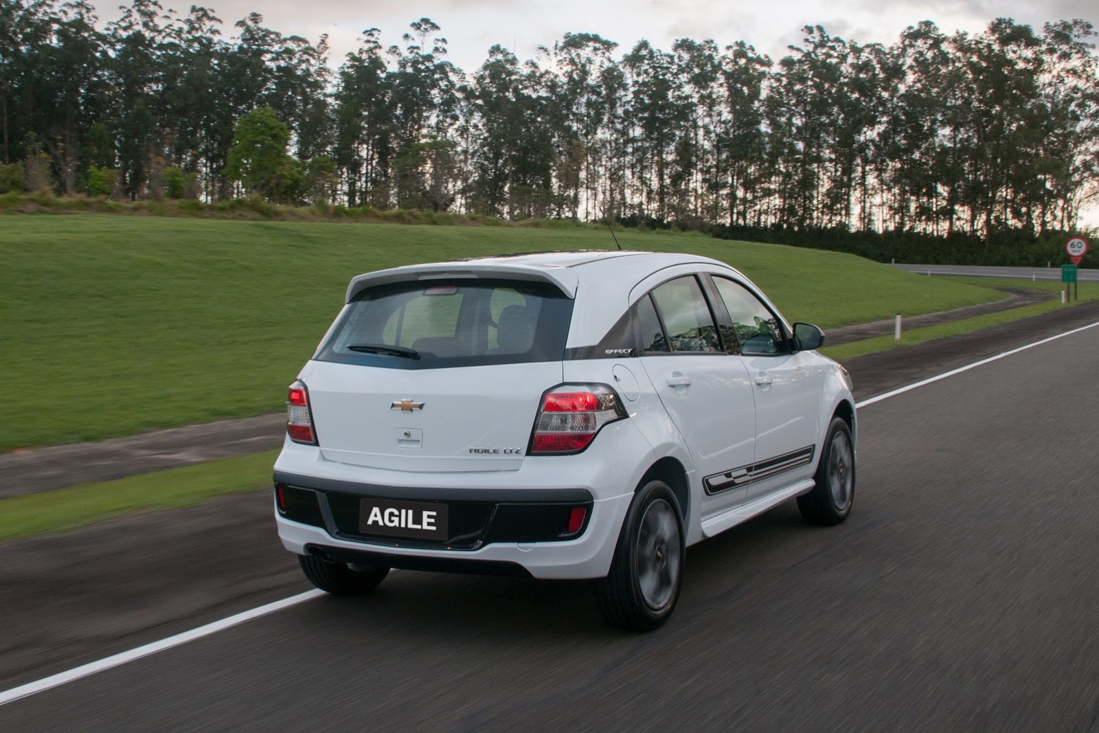 [2014-Chevrolet-Agile-5%255B2%255D.jpg]