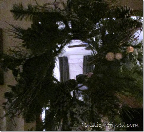Christmas Décor in the Entry @ Rustic-refined.com