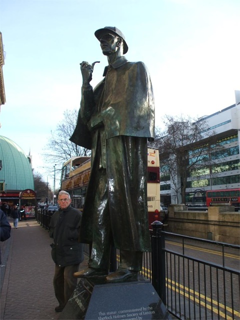 Sherlock Holmes Statue at Bker Street