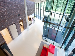 Espacio doble altura arquitectura diseño interior Instituto Verbeeten