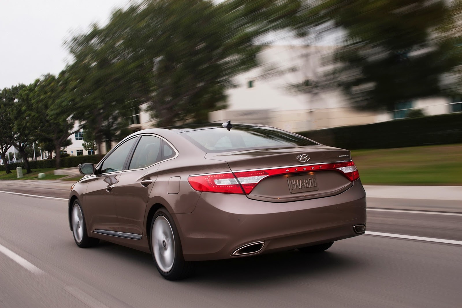 [2014-Hyundai-Azera-28%255B2%255D.jpg]
