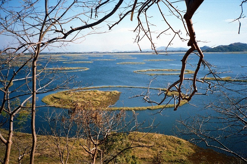 loktak-lake-12 loktak-lake-12