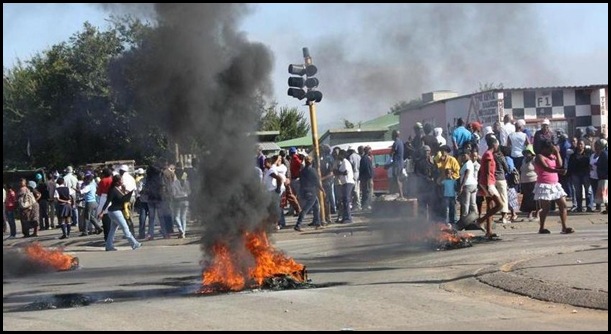 ANC COUNCILLORS TARGETTED IN HEIDELBERG BY BLACK RESIDENTS MARCH2012