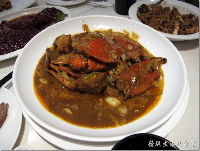 上海八百伴-新旺茶餐廳。招牌咖哩肉蟹，RMB$178。螃蟹的肉質還算新鮮，就是醬汁太濃稠的點。