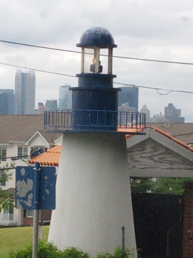 Marinero Grill Lighthouse
