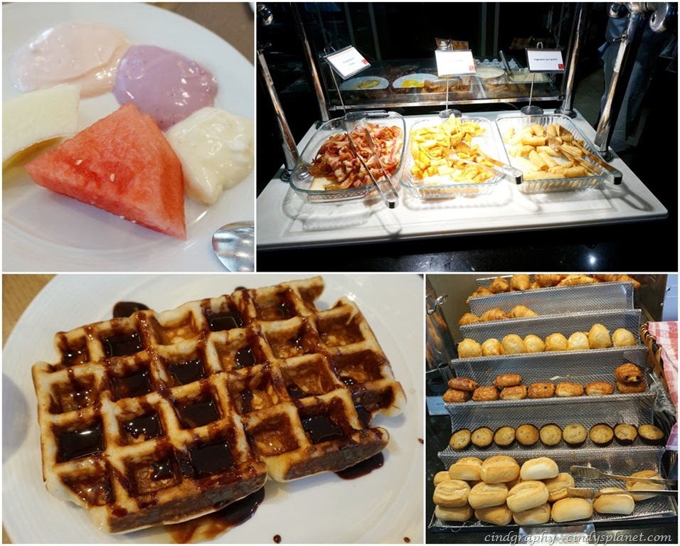 [rendezvous%2520singapore%2520straits%2520cafe%2520breakfast%255B2%255D.jpg.webp]