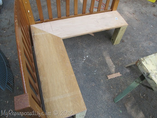DIY Outdoor Corner Bench Plans