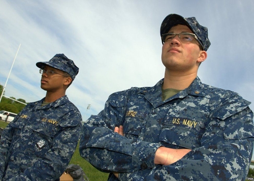Академия ВМС готовит женщин подводников