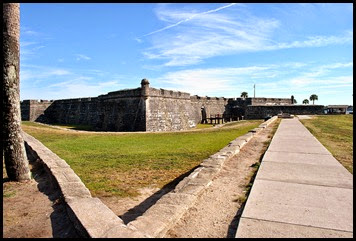 04a - Approaching Castillo de San Marcos