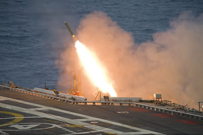 INS-Vikramaditya-PK-2-Anti-Ship-Missile-Decoy-Indian-Navy-01-R