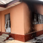 Siège de l’UDPS incendié le 6/9/2011 à Kinshasa. Radio Okapi/ Ph. John Bompengo