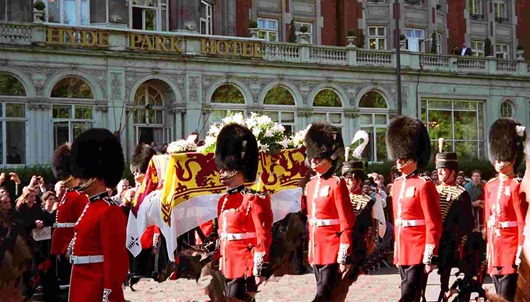 [Diana_funeral%255B3%255D.jpg]