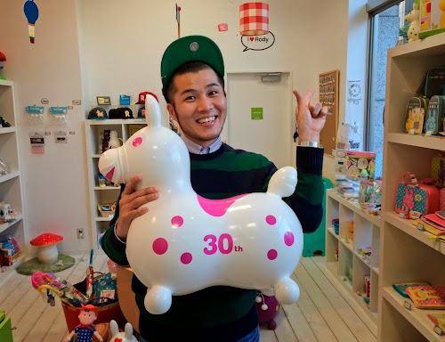12.《RODY LAND跳跳馬30周年大展》RODY設計總監前田英夫先生.jpg 12.《RODY LAND跳跳馬30周年大展》RODY設計總監前田英夫先生.jpg