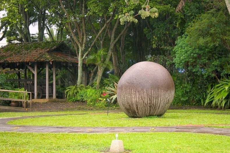 costa-rica-stone-spheres-3