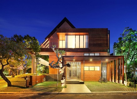 casa-moderna-revestimiento-madera-fachada-moderna casa-moderna-revestimiento-madera-fachada-moderna