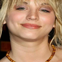 Wallpapers De Kaley Cuoco Foto 37