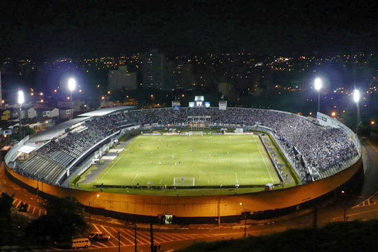 Estadio Moises Lucarelli