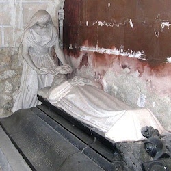 Sepulcro Pedro Monedero. Mármol negro,blanco y bronce.Cevico de la Torre. Palencia.jpg